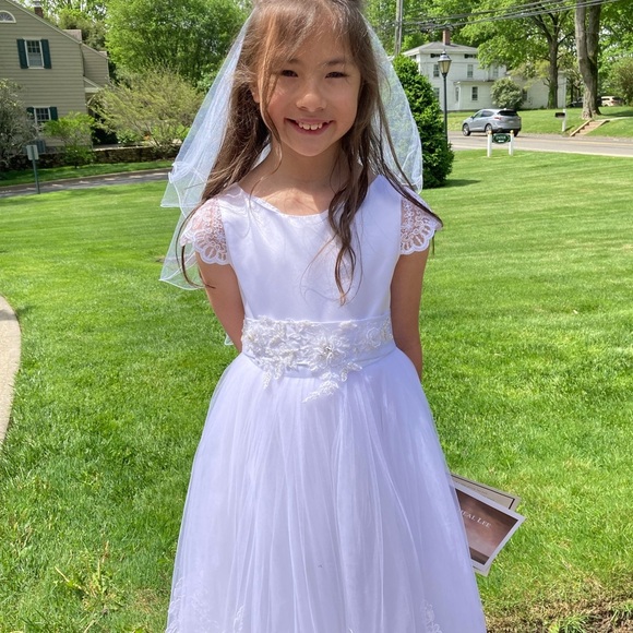 Elegant White Kids Dress - Picture 5 of 5